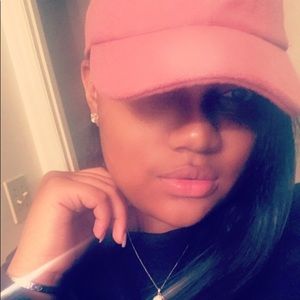 Meet your Posher, Danisia